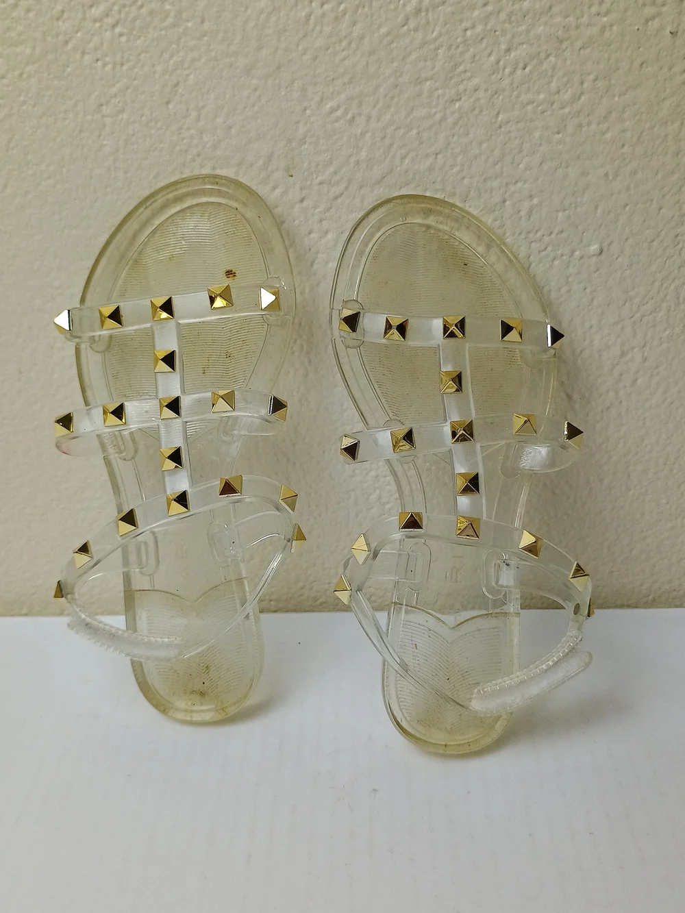 Tahari Little Girls 12.5 Clear Jelly Sandals with Gold Studs - Girls